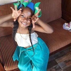 Meet your Posher, Farah